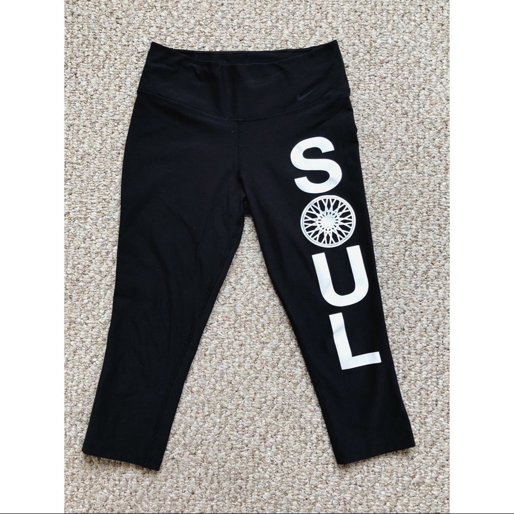 Soulcycle X Nike cropped Dri-Fit leggings SZ small